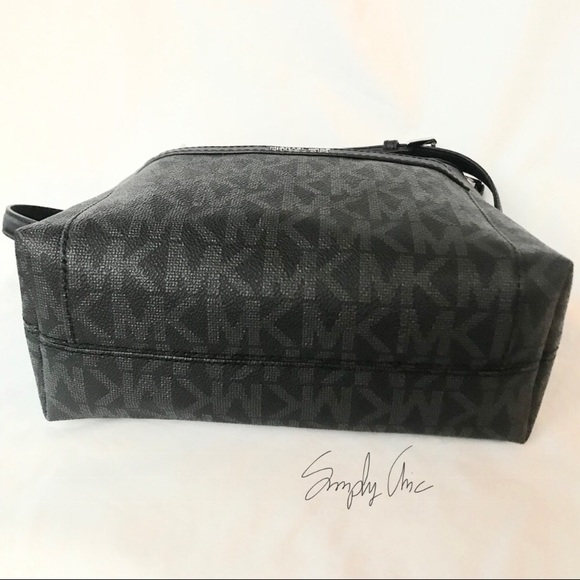 New authentic MK monogram Morgan Messenger Bag - Picture 4 of 7